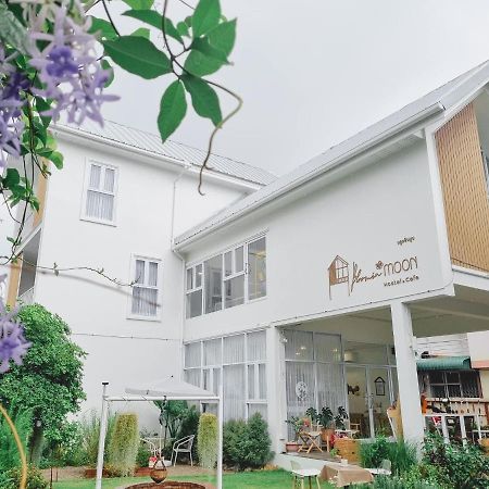 Bloomin' Moon Hostel & Cafe, Chiang Mai Old Town Exteriér fotografie