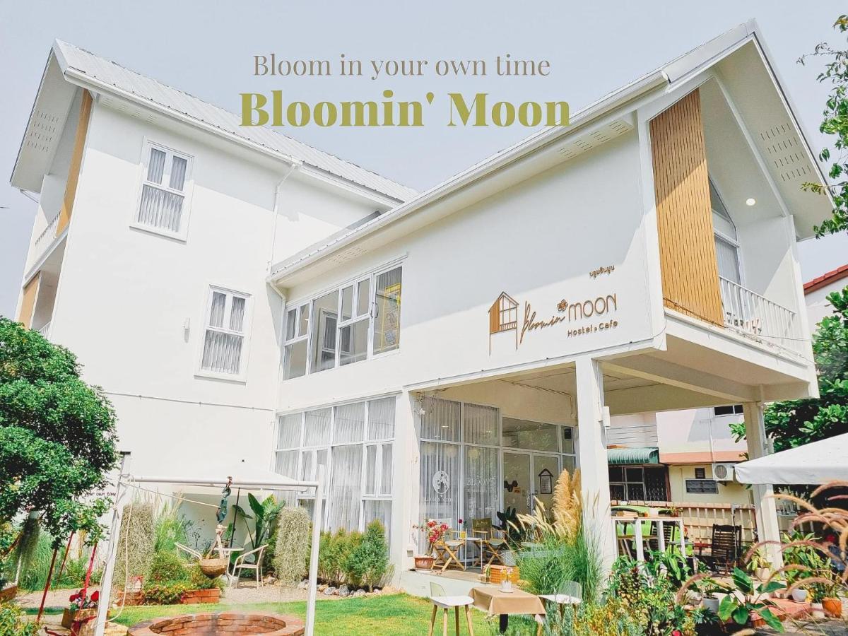 Bloomin' Moon Hostel & Cafe, Chiang Mai Old Town Exteriér fotografie