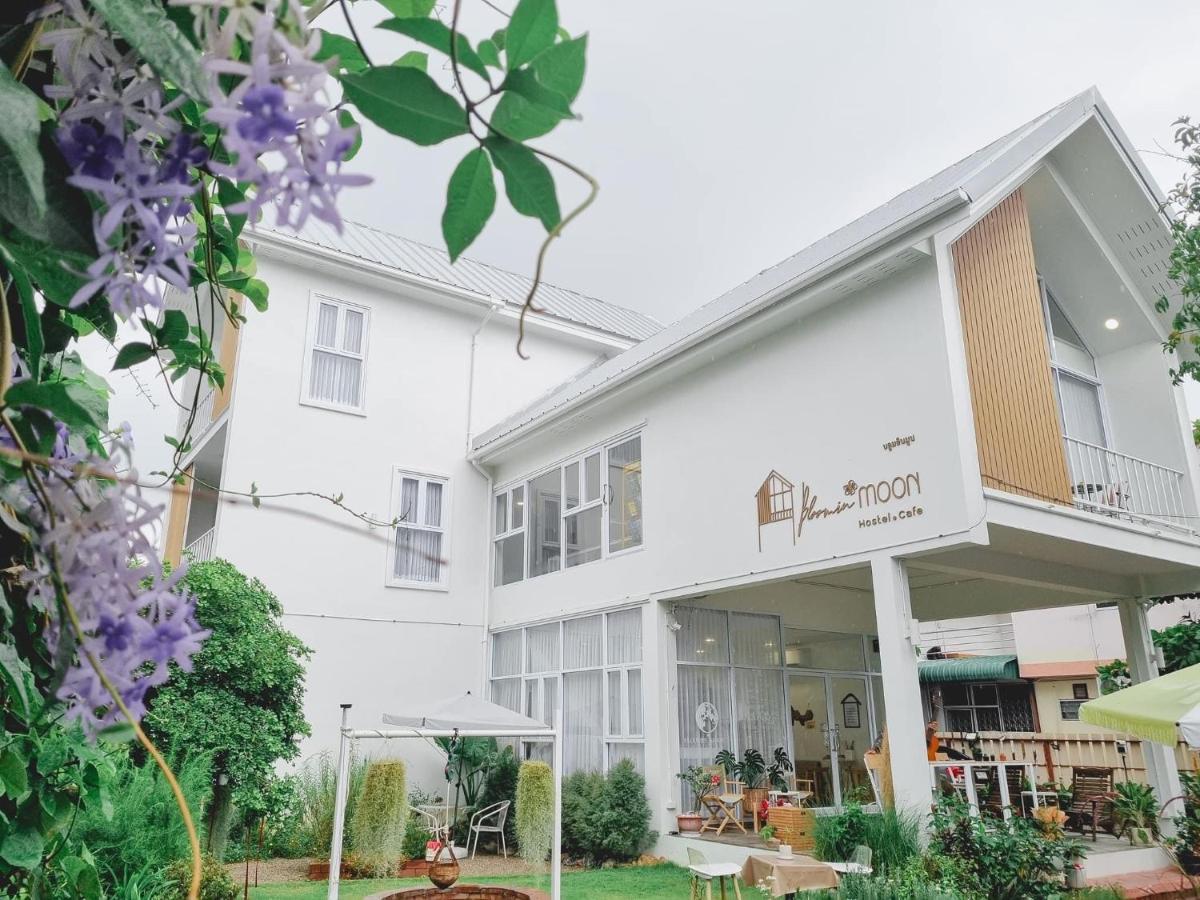 Bloomin' Moon Hostel & Cafe, Chiang Mai Old Town Exteriér fotografie